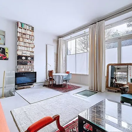 Charming Flat In The Heart Of Montmartre