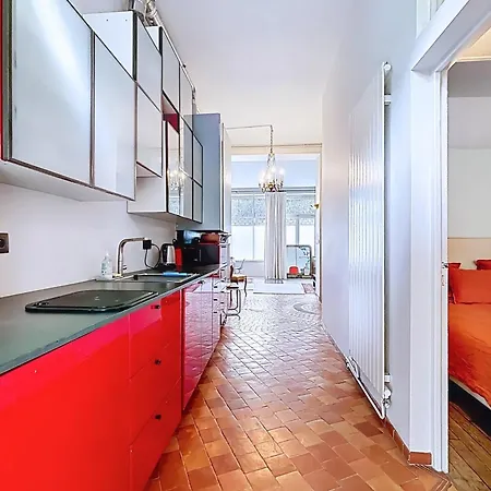 With Garden In The Heart Of Montmartre Apartmán *