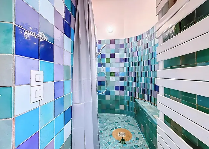 Charming Flat In The Heart Of Montmartre Paris